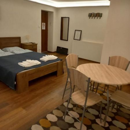 Liszt Ferenc Square Studio Apartment Budapest Eksteriør billede